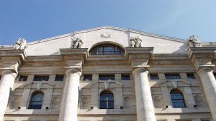 Borsa: Milano chiude invariata, Ftse Mib -0,01%