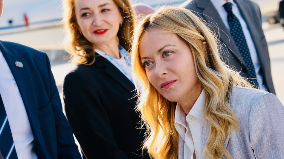 Meloni, valutiamo accise mobili, ma spero si ripristini pienamente il price cap