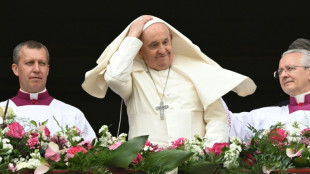 El papa pide la paz y se da un ba&ntilde;o de multitudes en las celebraciones de Pascua