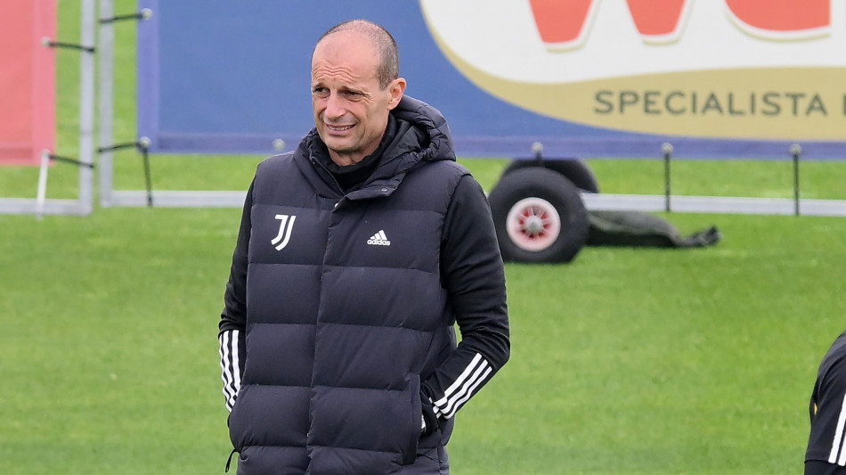 Calcio: Juve; &egrave; finito l'allenamento alla Continassa