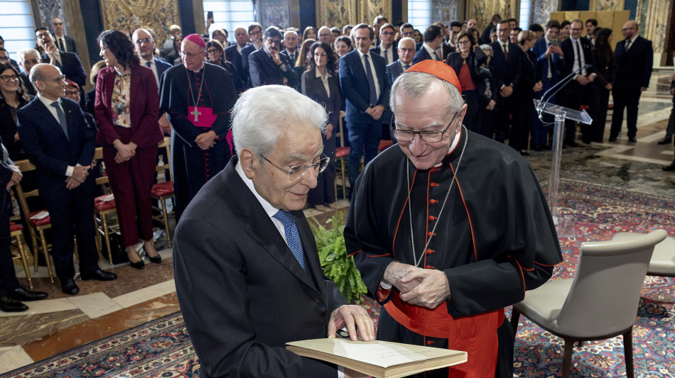 Mattarella, in tempi non facili il futuro va disegnato dai giovani