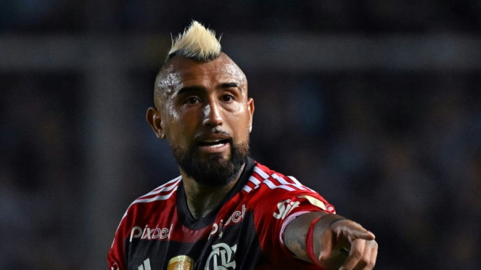 Vidal afirma que n&atilde;o vai renovar com o Flamengo em dezembro