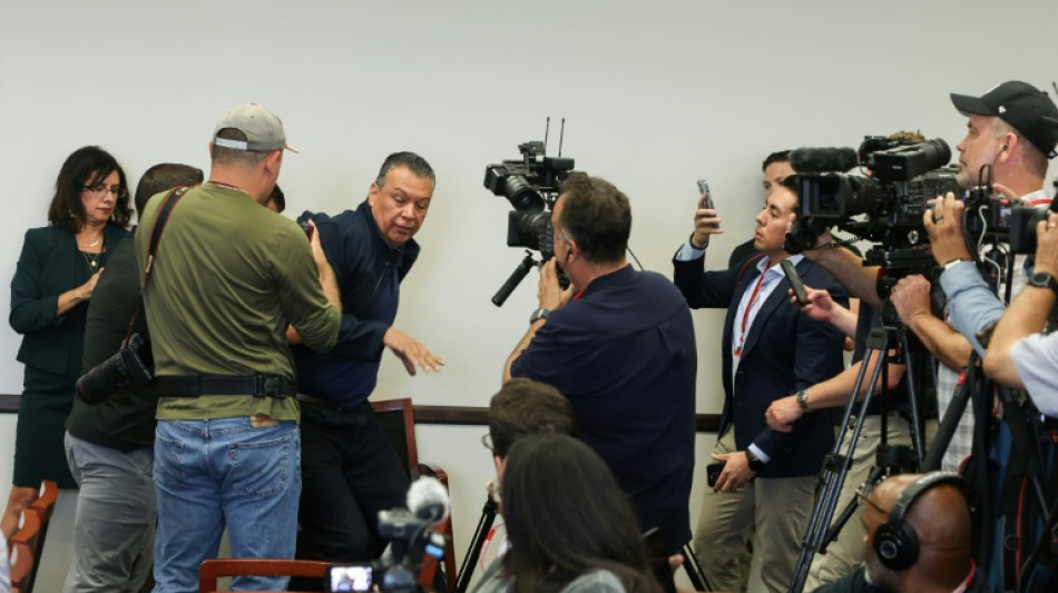 Kalifornischer Senator aus Pressekonferenz von US-Heimatschutzministerin geworfen