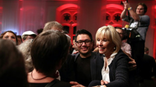 Ex-Kanzlergattin Doris Schr&ouml;der-K&ouml;pf will Nachnamen Schr&ouml;der behalten