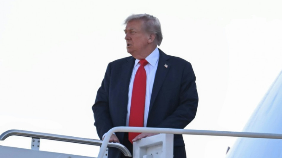 Cúpula entre Trump e Putin sobre a Ucrânia começa com um aperto de mãos