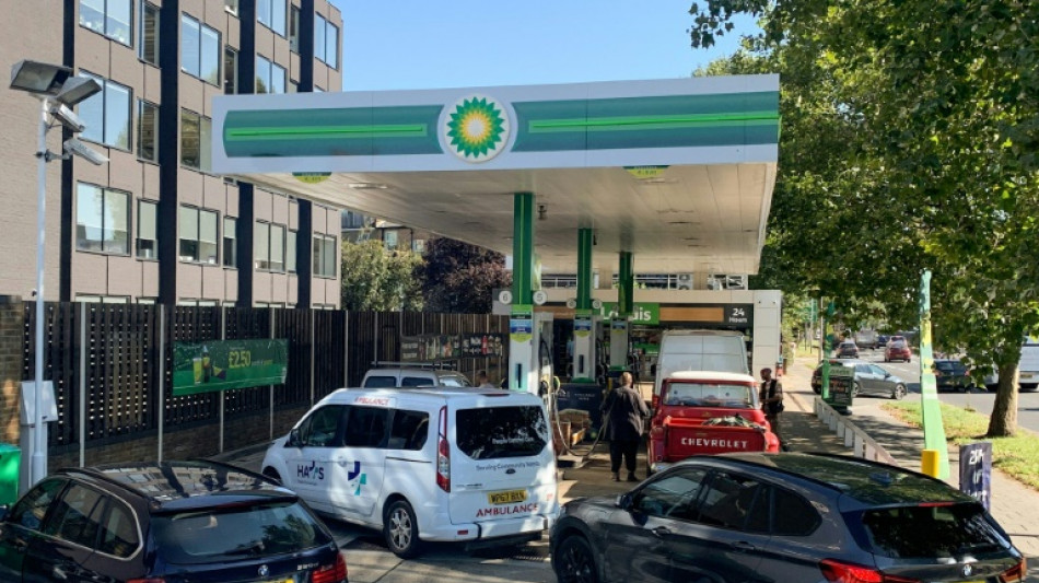 BP swings into profit, accelerates carbon reduction 