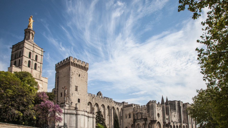 Vuitton Cruise 2025 sfiler&agrave; nel Palazzo dei Papi di Avignone