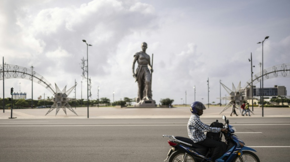 La calma regresa a Benín tras el intento de golpe de Estado del domingo