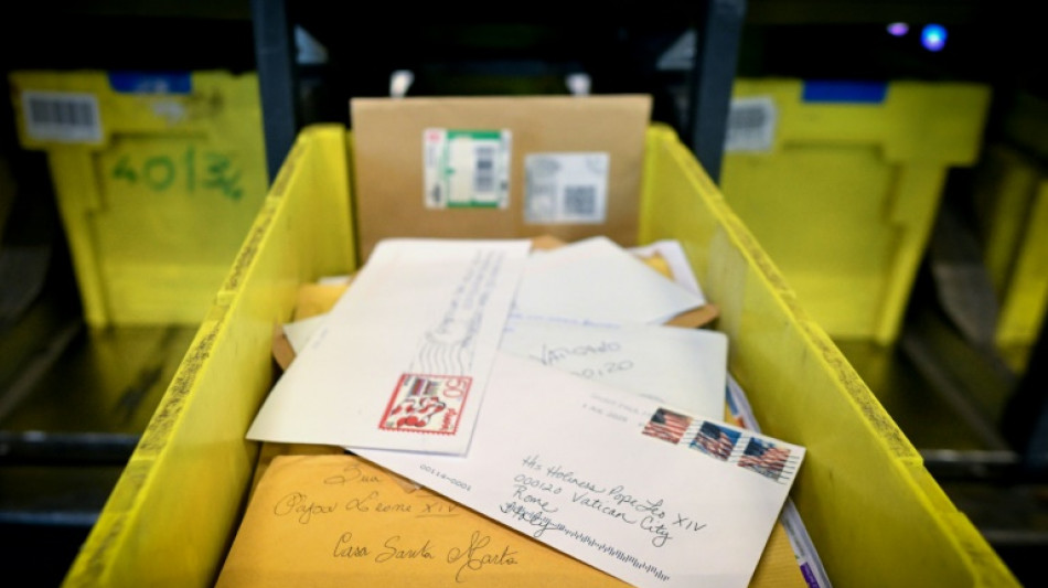 Cartas, mejores deseos y peluches: los entresijos del correo que recibe el papa cada semana