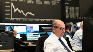 Borsa: Europa cauta, Parigi +0,28%
