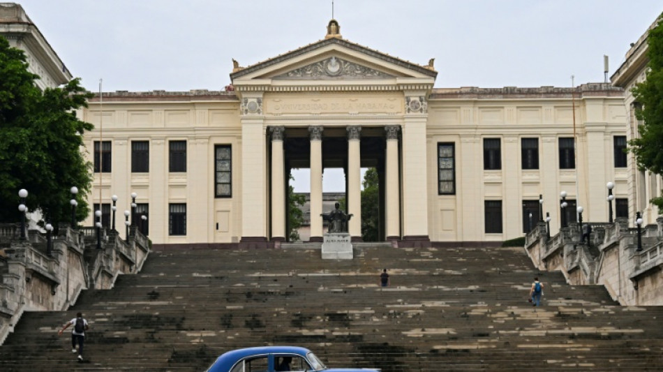 Protesta de universitarios en Cuba refleja demandas sociales por la dolarizaci&oacute;n