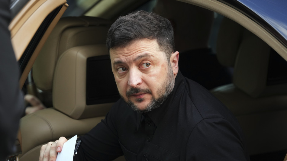 Zelensky, spero che a Davos ci sia la firma sulle garanzie di sicurezza Usa