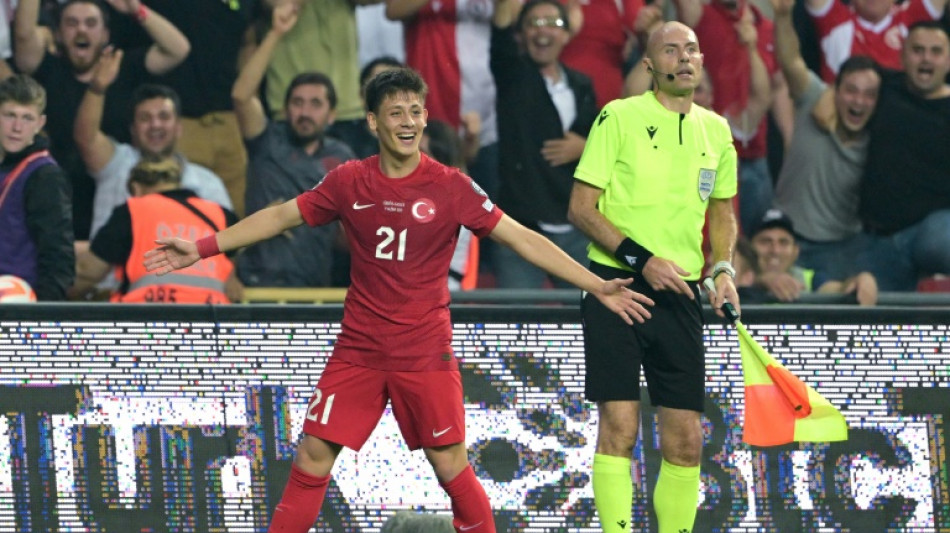Real Madrid contrata jovem promessa turca Arda G&uuml;ler at&eacute; 2029 