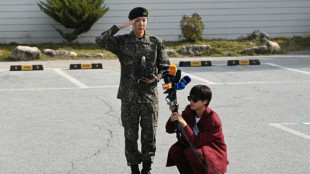 J-Hope, vocalista do BTS, encerra o servi&ccedil;o militar na Coreia do Sul