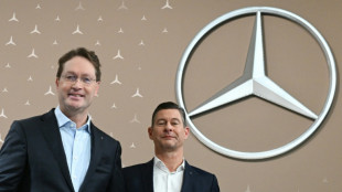 Los beneficios de Mercedes-Benz se reducen casi a la mitad en 2025