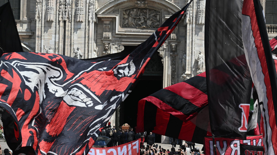 La Curva del Milan, ora &egrave; doveroso cambiare allenatore
