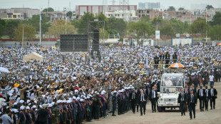 Papa Le&atilde;o XIV faz apelo por esperan&ccedil;a em missa para 100.000 pessoas em Angola