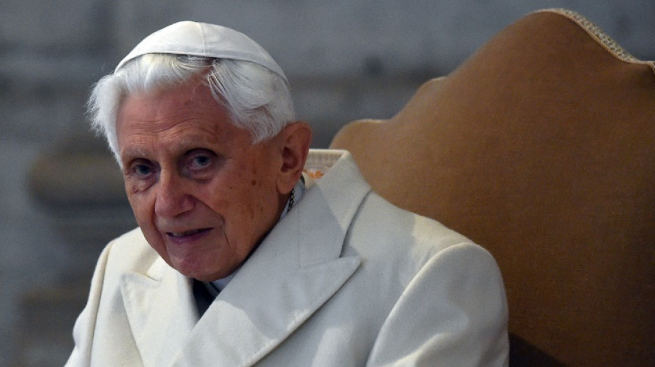Benedicto XVI pide "perdón" a las víctimas de abusos pero niega haber encubierto a sacerdotes