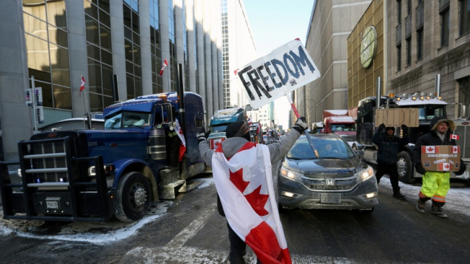 Manifestations anti-mesures sanitaires: la situation à Ottawa "hors de contrôle", selon son maire