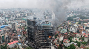 Népal: l'armée contrôle Katmandou et ouvre les discussions sur l'avenir du pays