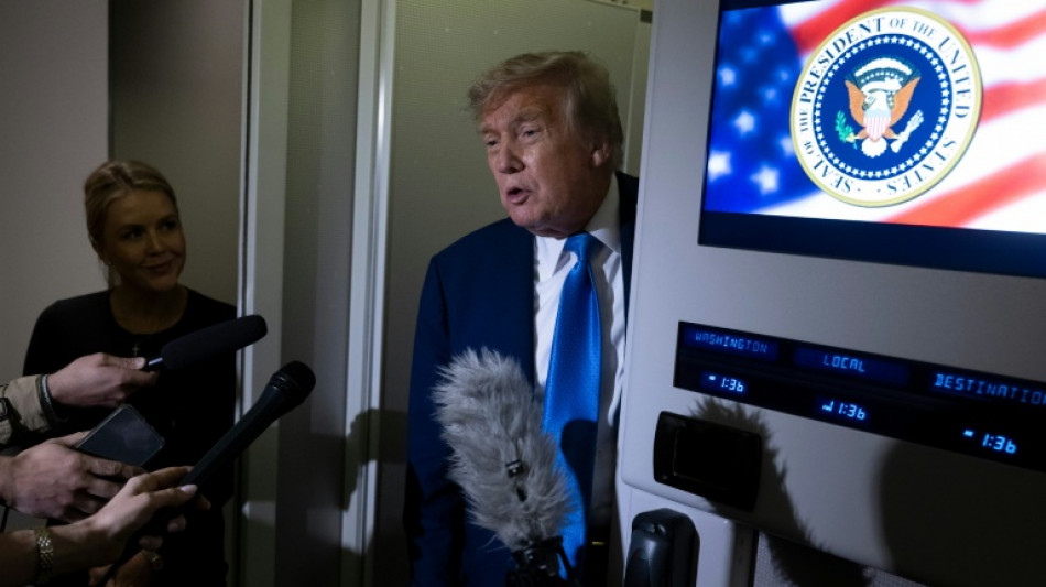 Trump sopesa ampliar el veto de viaje a otros 36 pa&iacute;ses