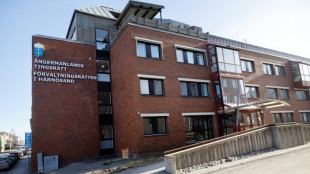 Tribunal da Su&eacute;cia julga homem acusado de prostituir a esposa com 120 pessoas