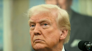 Trump revela acuerdo comercial con el Reino Unido en medio de guerra arancelaria