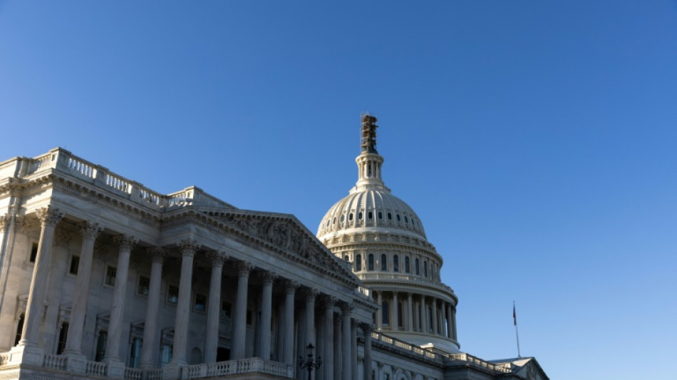 Congresso americano evita 'shutdown' ao prorrogar orçamento federal