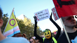 Fran&ccedil;a tem manifesta&ccedil;&otilde;es multitudin&aacute;rias com alguns tumultos
