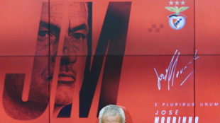 Calcio: il Benfica presenta Mourinho, sono qui per vincere