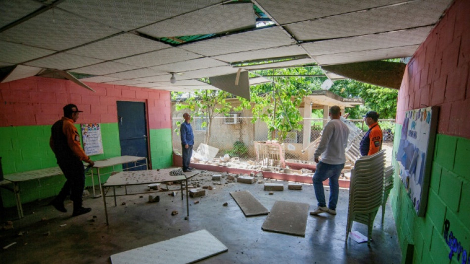 Venezuela: apr&egrave;s le choc des secousses, les habitants rel&egrave;vent les d&eacute;g&acirc;ts