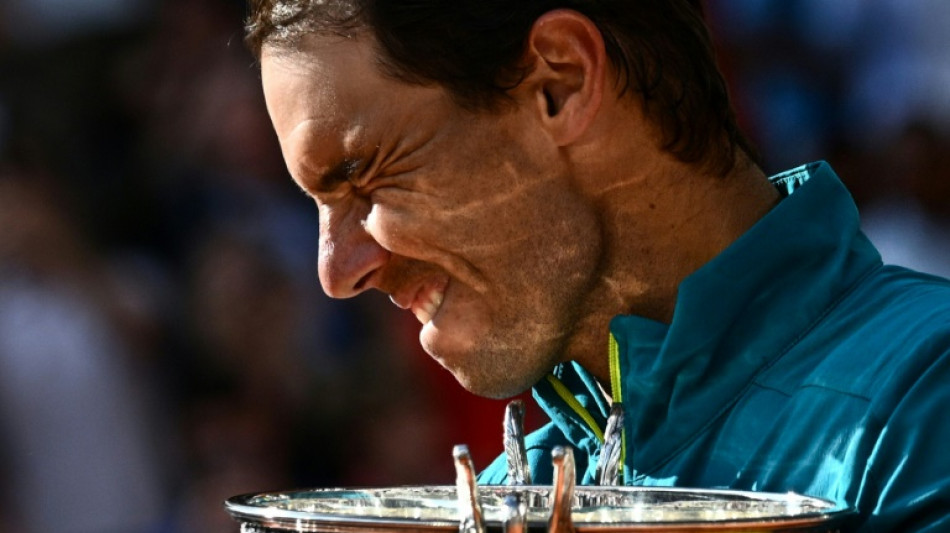 Rafael Nadal passa por artroscopia para examinar les&atilde;o
