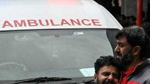 Estado Isl&acirc;mico reivindica atentado que matou mais de 30 em mesquita no Paquist&atilde;o