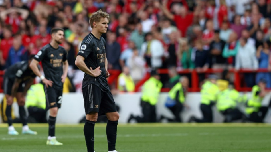 Manchester City conquista Premier League ap&oacute;s derrota do Arsenal para o Nottingham Forest