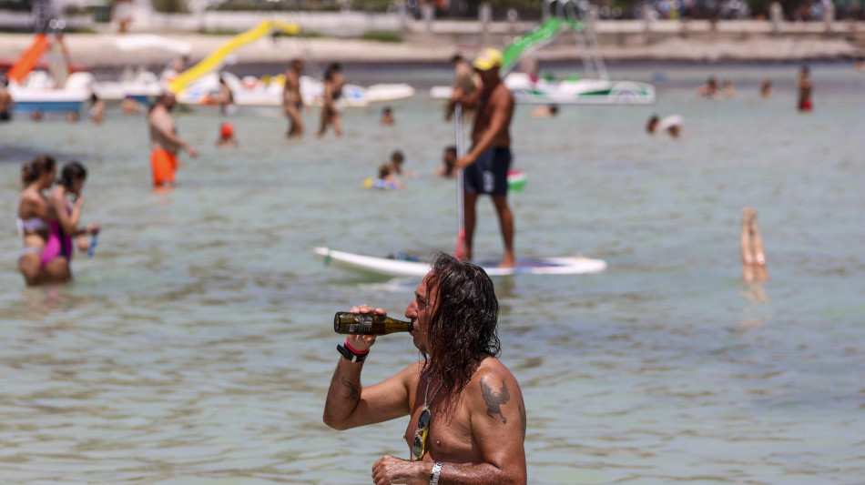 Bollini arancioni domenica in 6 citt&agrave;, rischio caldo per fragili