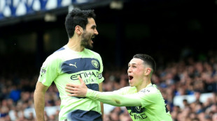 Arsenal perde para o Brighton e deixa caminho aberto para o l&iacute;der City, que vence Everton (3-0)
