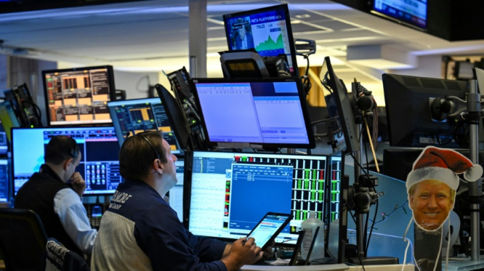 Wall Street sans direction claire, s'interroge sur les taux de la Fed