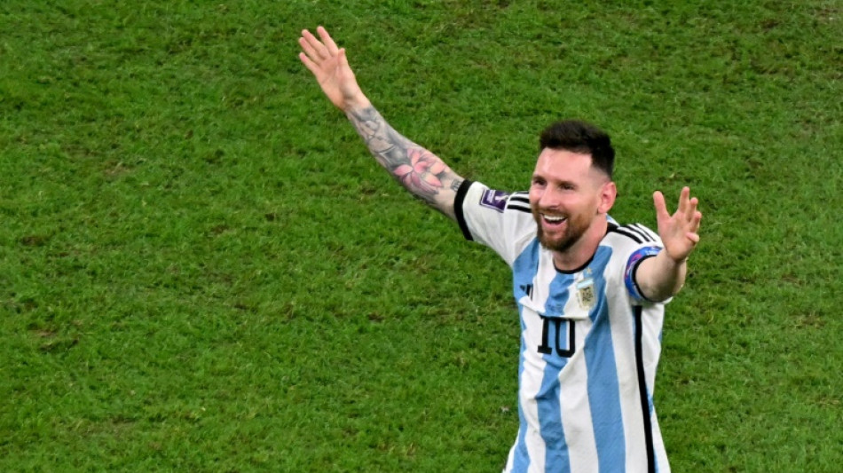 Messi chega a Buenos Aires para servir &agrave; sele&ccedil;&atilde;o argentina nas Eliminat&oacute;rias