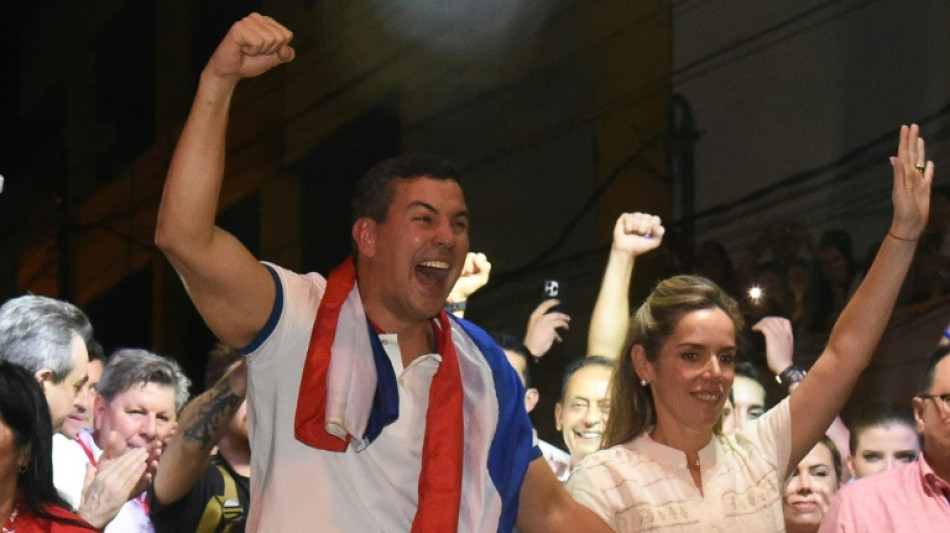 Santiago Pe&ntilde;a &eacute; eleito presidente do Paraguai, confirmando hegemonia do Partido Colorado