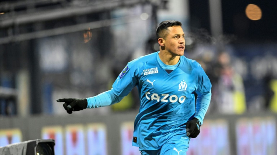 'Atr&aacute;s apenas de Messi, Ronaldo, Mbapp&eacute; e Haaland', diz t&eacute;cnico do Olympique sobre Alexis S&aacute;nchez