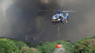 Gro&szlig;er Waldbrand in Nordrhein-Westfalen: Fast 2000 Menschen fliehen vor Flammen