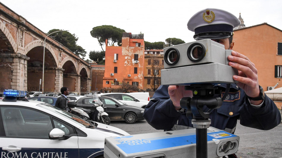 La 'tassa occulta' degli autovelox, incassi milionari Comuni