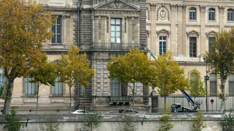 Spektakulärer Raubzug: Täter erbeuten im Louvre Schmuck von "unschätzbarem Wert"