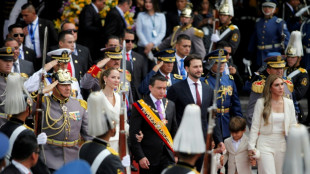 Noboa promete "salvar" a Ecuador de las "mafias" al juramentar para un segundo mandato