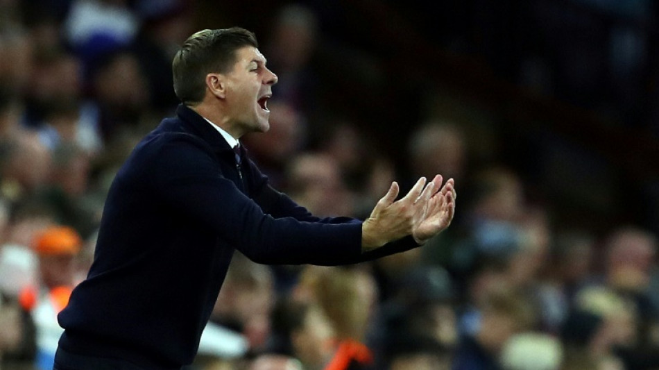 Gerrard tamb&eacute;m parte rumo &agrave; Arabia Saudita, para treinar o Al-Ettifaq