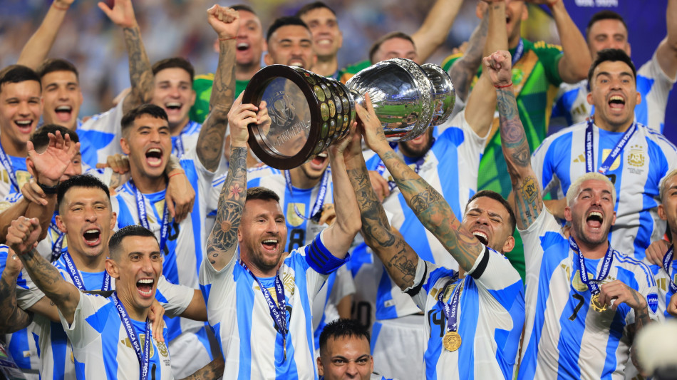 Calcio: ranking Fifa; guida l'Argentina, la Spagna &egrave; terza