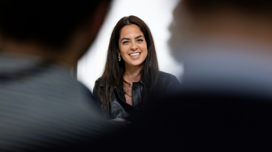 Myst&eacute;rieux report du proc&egrave;s entre les enfants Delon