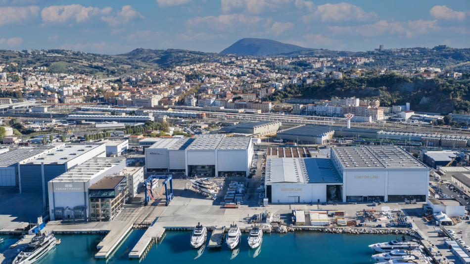 Prima autorizzazione Zes unica porto di Ancona, capannone Ferretti per superyacht