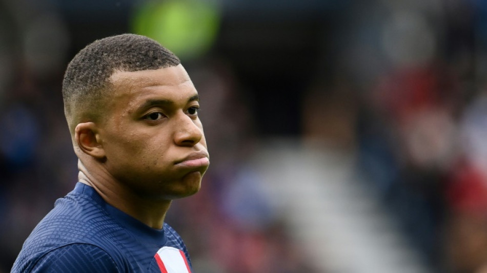 Com Neymar recuperado, PSG retorna aos treinos em meio &agrave; novela Mbapp&eacute;