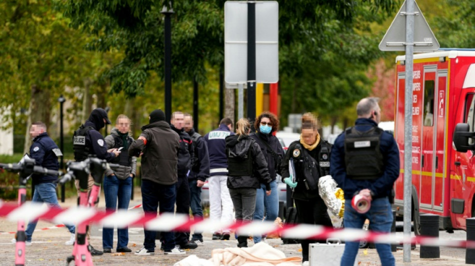 Ein Toter bei rassistischem Anschlag nahe Paris - Anti-Terror-Staatsanwaltschaft ermittelt
